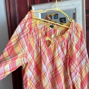 Lightweight lane Bryant blouse.